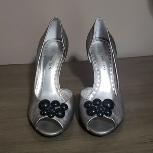 Silver with Black Bead Gianni Bini Heels 6.5